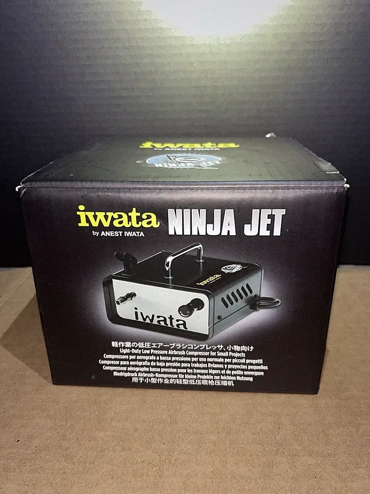 Iwata Is35m Studio Series Ninja Jet Air Compressor - New In Box