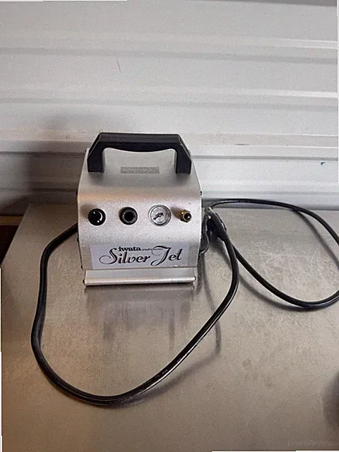 Iwata Studio Series Silver Jet Compressor