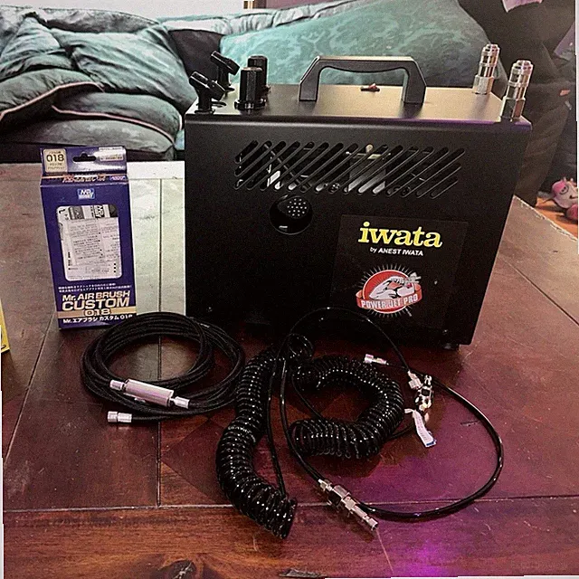 Professional Airbrush Setup Iwata Power Jet Pro + Mr. Airbrush Custom 018 Kit